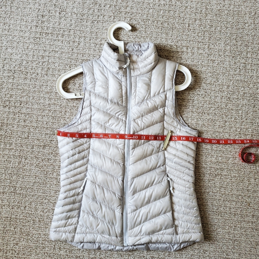 .. Oiselle Quill Vest with Pertex Quantum, Ghost (S)